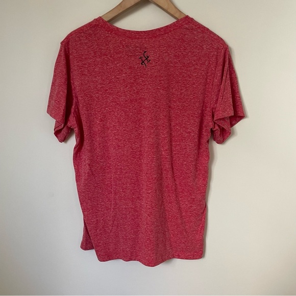 Cobra Verde Parrot Printed V Neck T Shirt Red Size XL - Picture 3 of 3